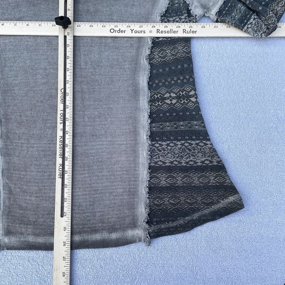 Casual Studio Sweater Women's Size XL Grey/Green Distress Wash Raw Edges - Picture 5 of 14